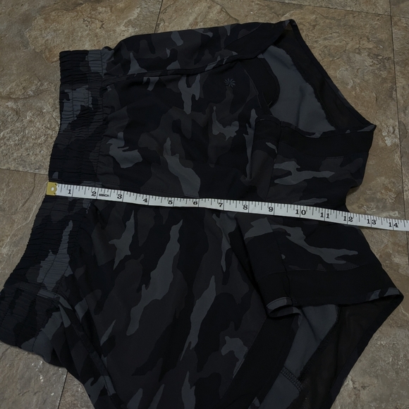 Athleta Small Black & Gray Camo Printed‎ 4" Mesh Racer Running Shorts - Picture 7 of 10